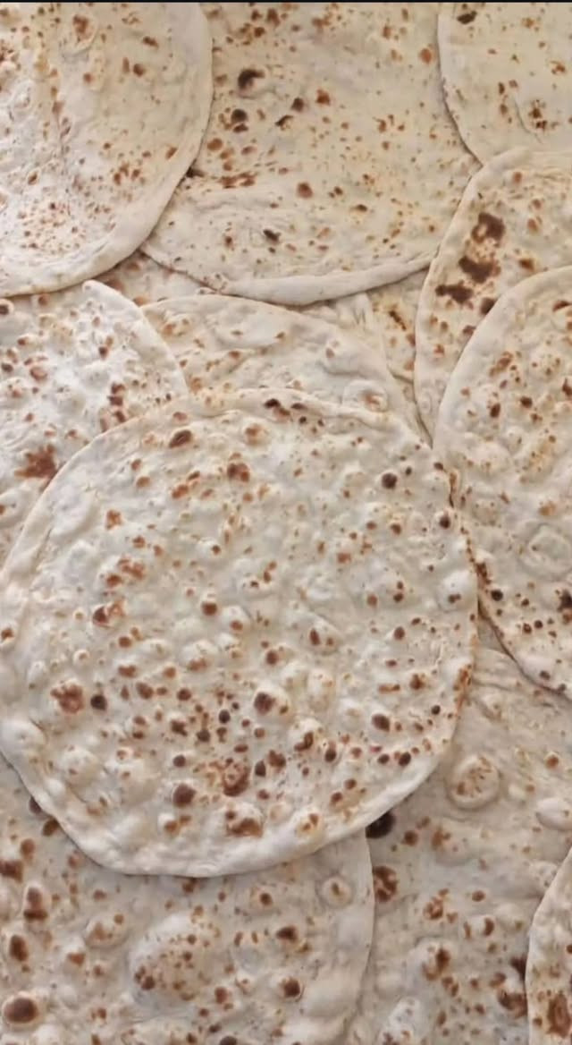 لحم بعجين • ميني بيتزا • طحين
