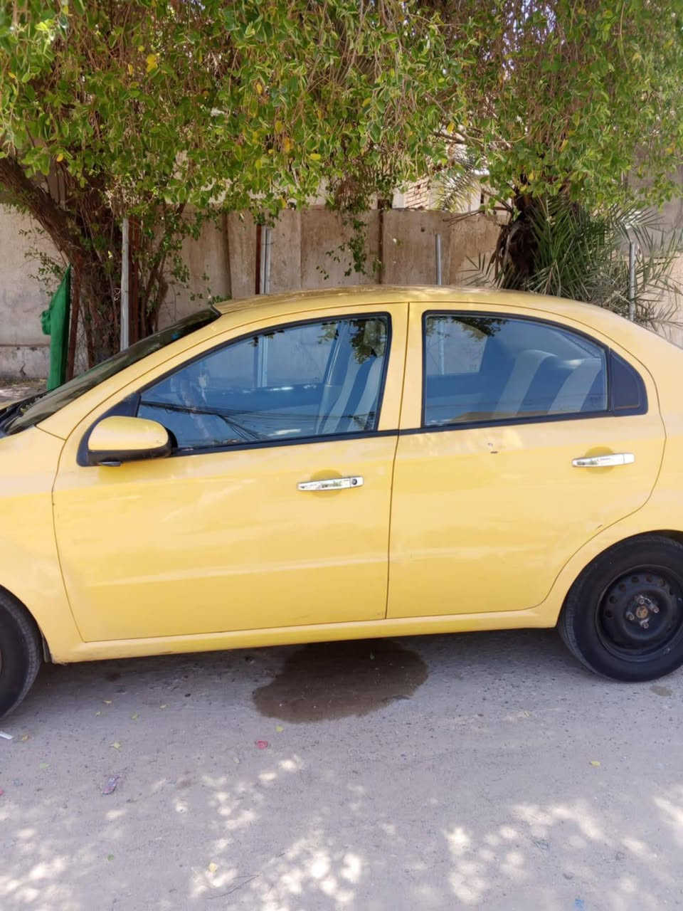 افيو ٢٠١١ خليجي رقم نكليزي سنويه ٢٨ باسمي 
 مصفره هيئه وغرامات  محرك بيه تبخير 
تخم تاير حداده كله جديد 
السعر ٤٨ وبيه مجال 
 رقم هاتف ***********
المكان ميسان العمارة
