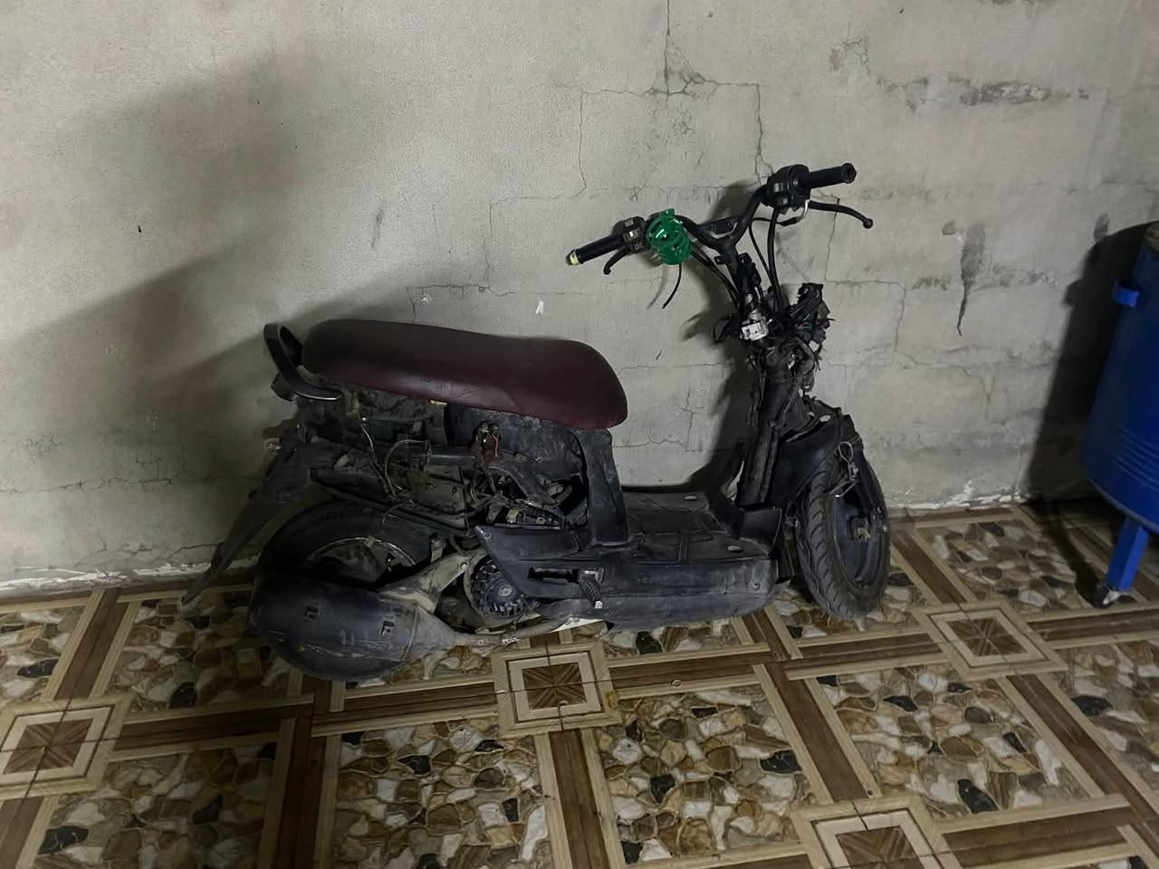 ماكس بوليسي موديل ٢٢
للبيع شرط محرك اي عيب مابي 

لأصوت لا صرف لا بخار سعره ٢٥٠ بي مجال بصيط 

رقم وتساب *********** عنوان كركوك الي شراي 

يراسل لو يخابر من وتساب 

مطور قطره عيب مابي فقط يرادله كفرات
