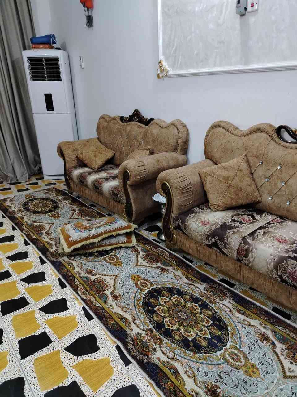 تخم رئاسي خمس قطع جديد بمعنى الكلمة لا كسر لا شي سعرة هم حلو سعرة ب 600و بي مجال الاستفسار ***********
