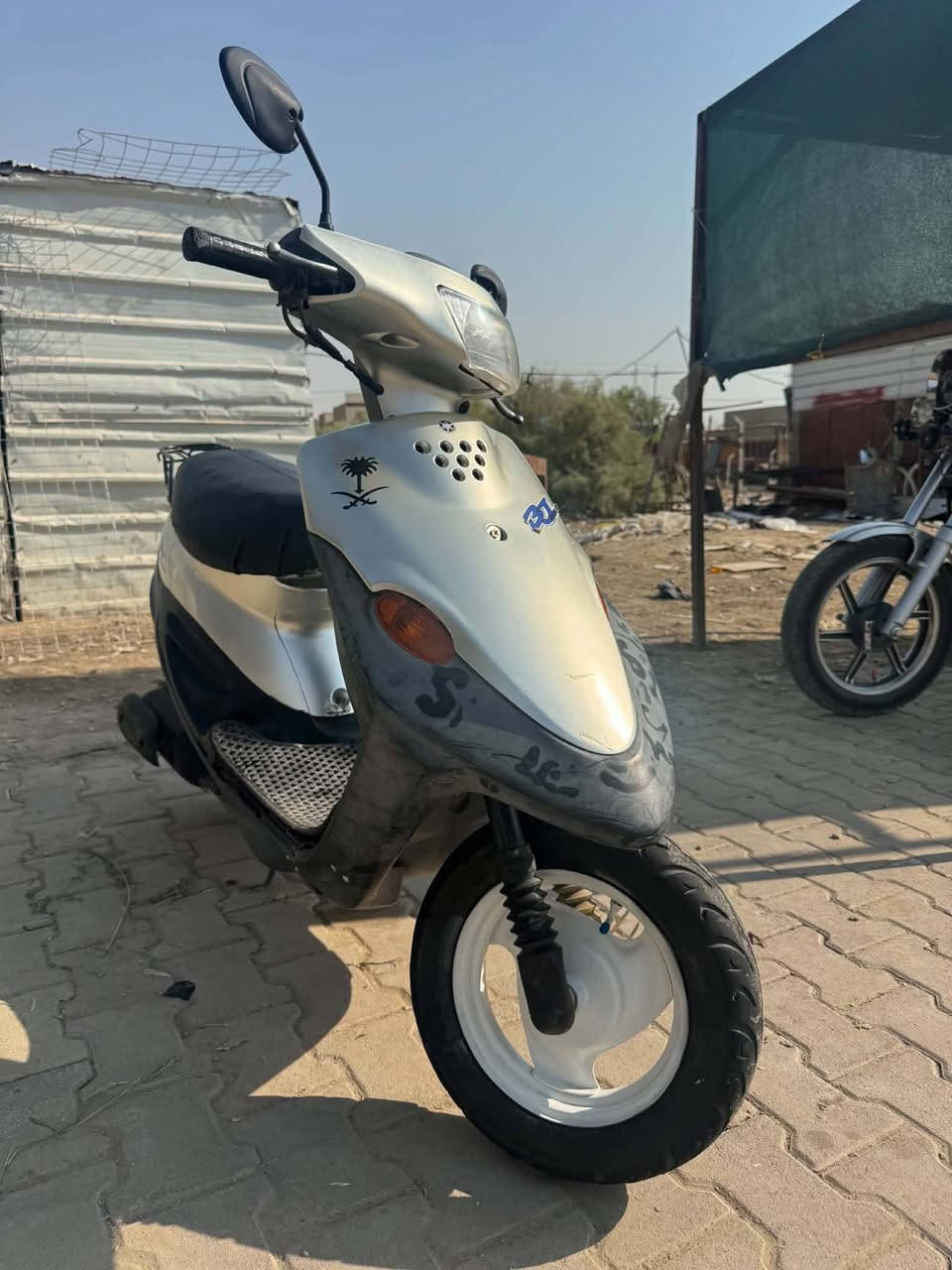 سلام عليكم 
درجه بيجي 9 لبيع سعـر..(425)وبيـه مجال 
درجه مفتوحـه مـره‍.. وحـده درجه كامله من كهـربيات 
هـندر سـلف شغال.... مكان دونـيه فلكت نجاح مقبيل مصفي
لاتوصل خاص...رقـم... ***********...
