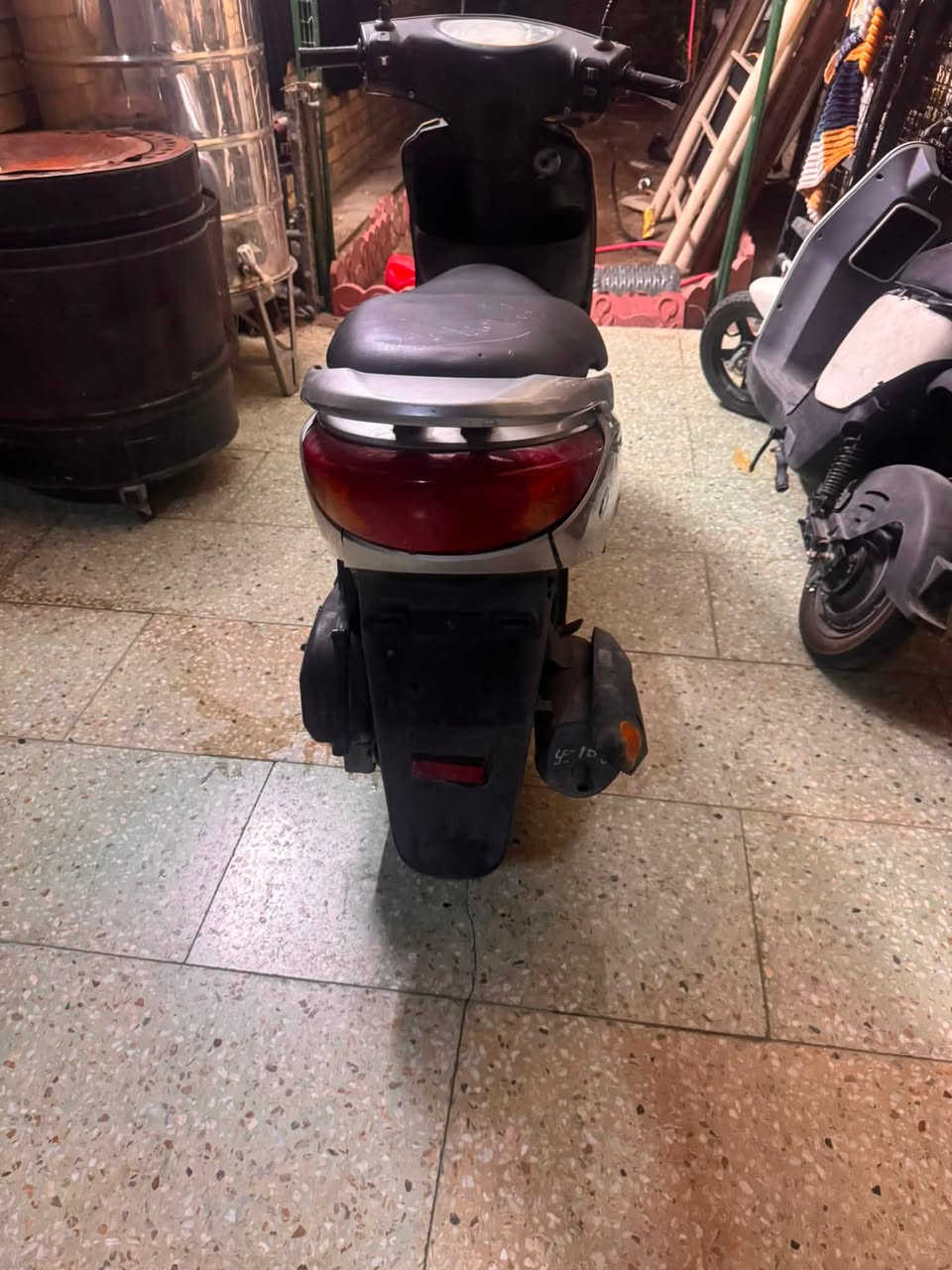 دراجه بريز للبيع بغداد دراجه نضيفه مكينه ما مفتوحه كهربائيات شغاله شلعتها حلوه السعر450وبيها مجال قليل مكاني الرشاد للتواصل***********
