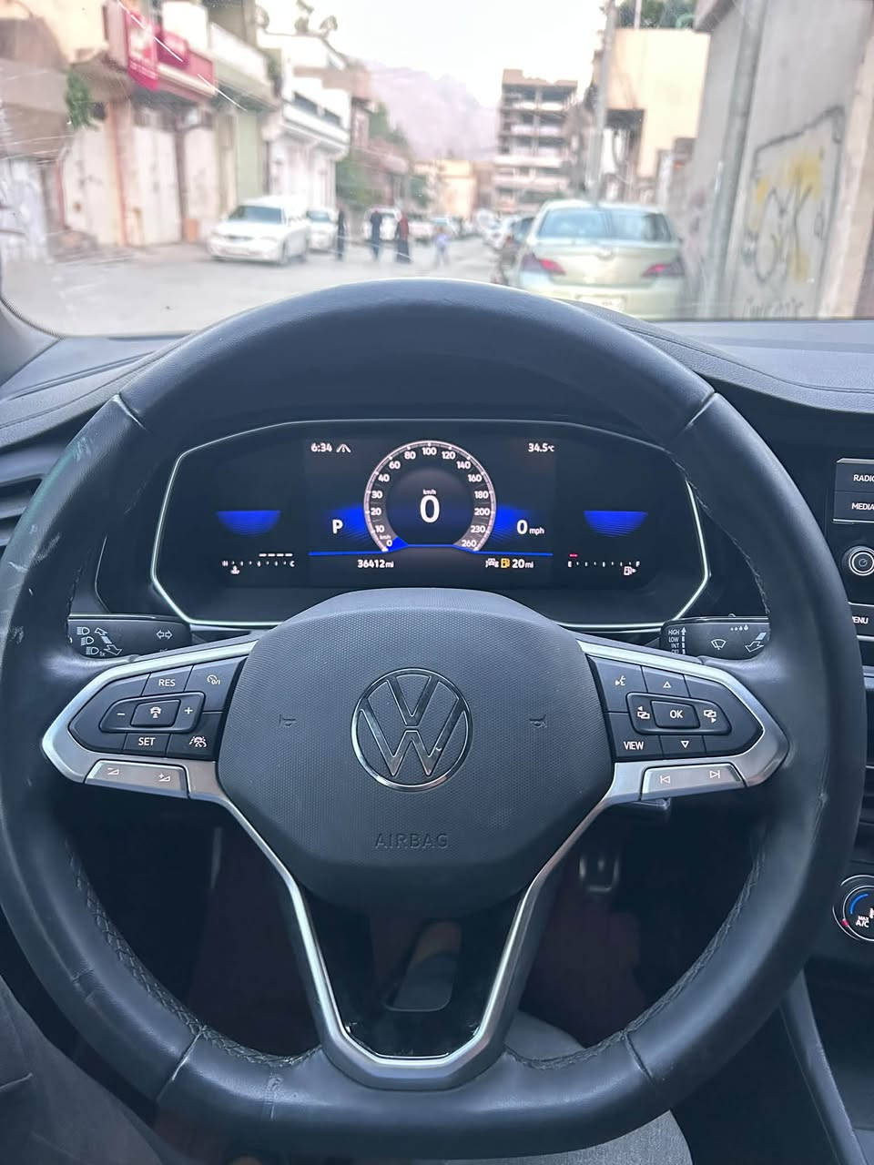 Jetta S sport 2024
بۆ ئەوانەی بە دوای شتی خاوێن و جوان سپیدا دەگەرێن 
بەشەرتی ئەوەی رادیتەر و بەدەنەو براکێتی نەکرابیتەوە هەووی بیلادی شەریکەیە
بێ بۆیاغ بێ ئیرباگ بێ پارچە گۆرین بەس دەعامی بەربۆتەوە دوو ڕۆژە داخل بووە 
رادار پێش و پشت و لاکان مەزبوت دیاری کردنی خێرای ئۆتۆ برێک ئۆتۆ ستارت
رەقەم شانسی 3VWBM7BU8RM036063
رەقەم موبایل ***********
نرخی ١٤٧

