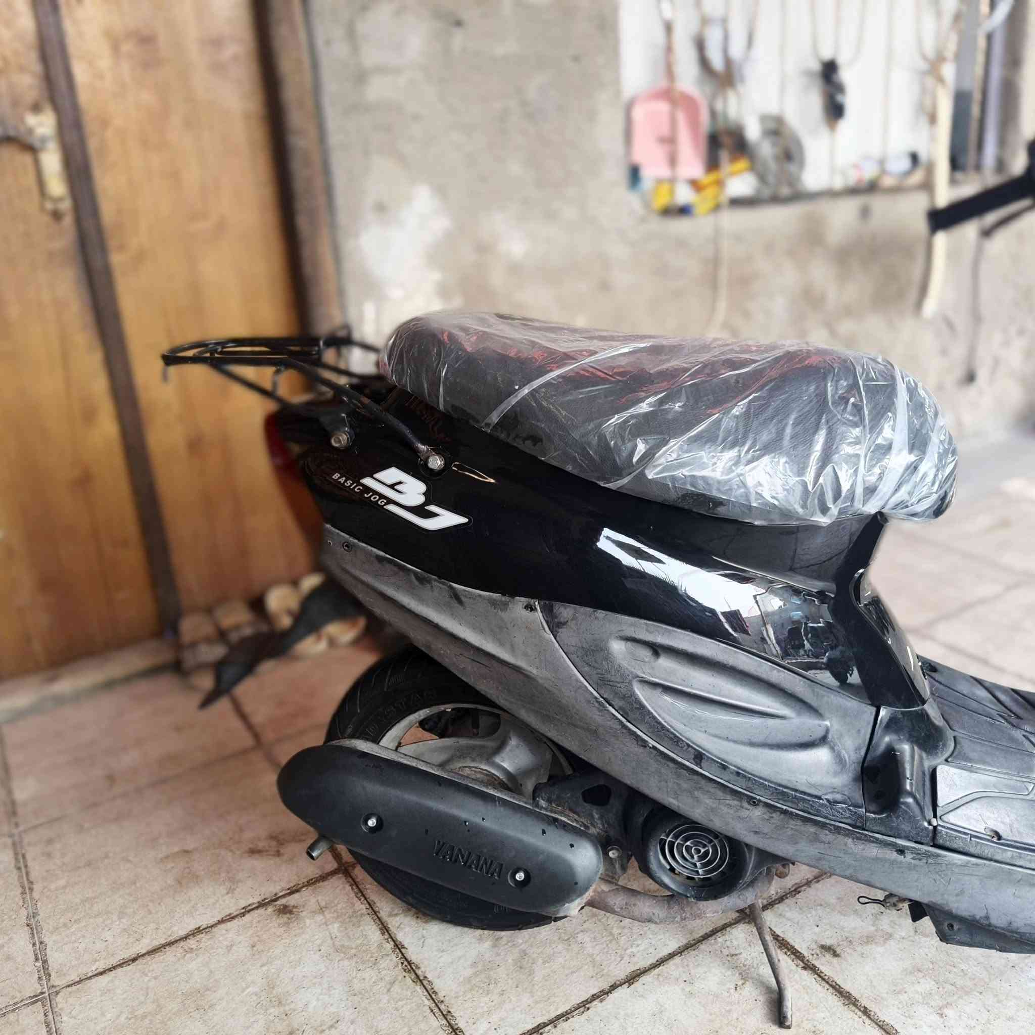 سلام عليكم دراجه بي جي 9زروف للبيع بسعر 365بيها مجال حك الجيه دراجه كلها بلاديه ومانقصها شي تايرات زوج جدد شلعه معدل ونعومه تخبل مكاني بصره تقاطع الكزيزه قرب محكمت الكزيزه رقم هــ/***********

