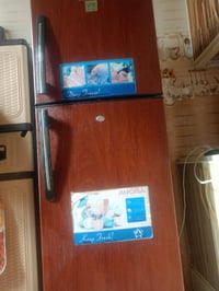ثلاجه جديده للبيع سعرها 400 هذا الفحص اي استفسار هذا الواتساب 07834001...