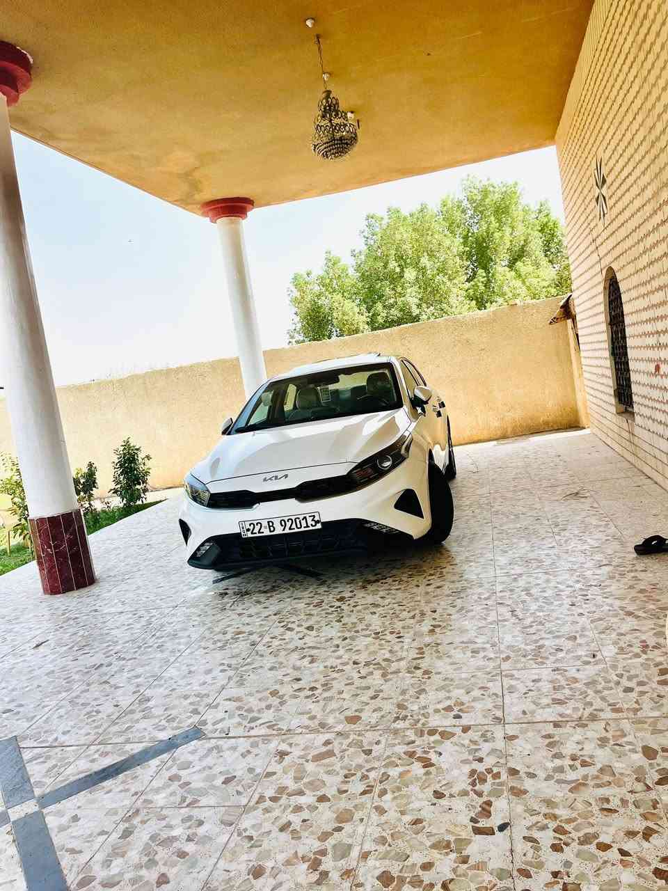 سلام عليكم 
للبيع سيراتو موديل 24 
كفاله عامه فول مواصفات 
محرك 2000 
سعر 185 وبيها مجال قليل 
مكان واسط شحيميه
***********
