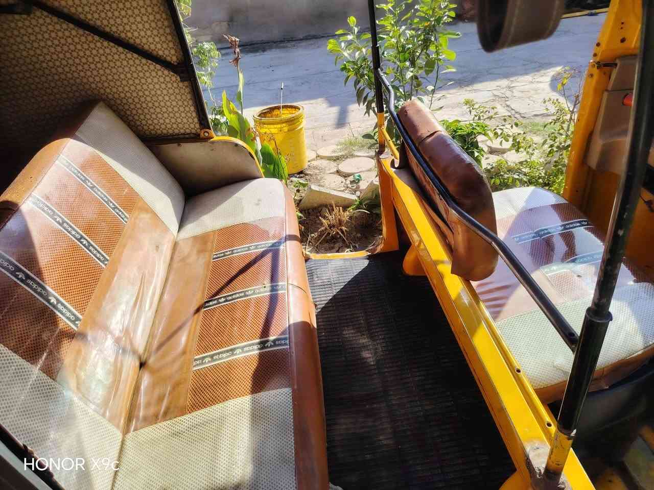 تكتك ١٩ شهر ١٢ مرقمه بغداد بسمي سنويه صار ٤شهر من رقمتهه
تخم تاير جديده مكينه اكسنات جواريب بولبرنات دبلات دو وشمه وجادركهربئيات وكاعيه وباتري جديد كامله متحط عليهه الف دينار ٦ملايين رايدهه  تكتك مال جناي مكينه ناعمه
مكاني تقاطع درويش 
***********
***********واتس اب @إشارة
