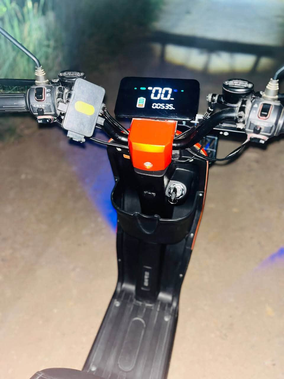 R8 لون مميز للبيع
السعر جداً مناسب ومقبول .!

الاستفسار على هذه الرقم
***********/راسلني خاص على هذه الحساب .!!
