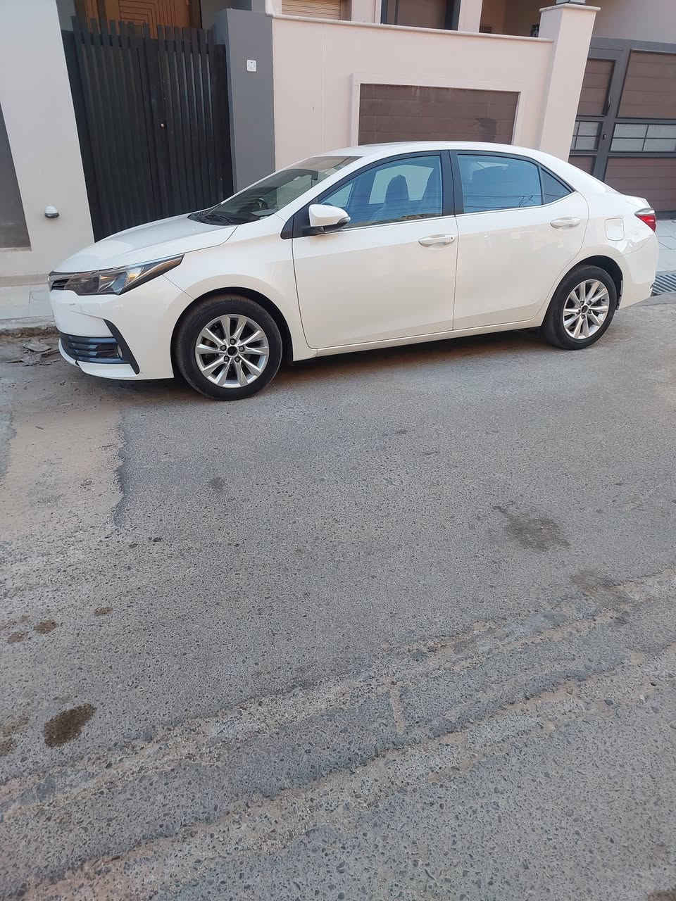 كورلا ٢٠١٩ ساز رقم باسمي كير عادي محرك ١٨٠٠ مكفول عدا بارد بسيط كد شبر جاملغ امامي سبير منازل. ماشي ١٤٠ الف 
سعر ١٣٤ 
مكان صليخ 
***********
