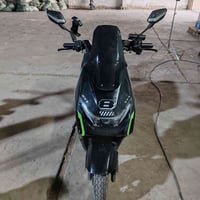 سكوتر رياضي • ٧٢V ٤٠Ah • مدى ١٠٠كم