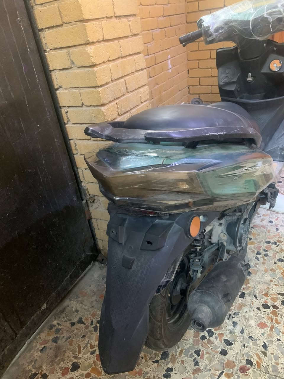 دراجه سكنس صيني حديث22 كهربائيتها كلها شغاله سلف هندر لايت بك لايت عالي ناصي بك لايت اسود طافي 🔱 دراجه مكينه ناعمه بيها ملاحضات بسيطه وهيه التخلي رجلك عليها مكسوره بس مو كلش وعندك البجم مال عداد مشلوع بس مو كلش بس برغي وعندك الجاملغ مكسور فقط دراجه خير من الله✈️  مال كراب بعد اي نقص مابيها شلعه ومعدل الله شاهد مكينه لوزه بس دراجه يرادلها ملاحضات بسيطه 275 وبيها مجال حك الجيه ممتواجد خاص فقط واتساب *********** واني بخدمت الطيبين ♥️ مكاني بغداد .الجديده
