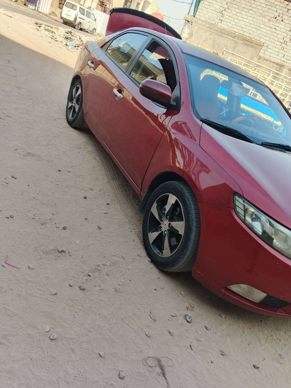 سلام عليكم سراتو موديل 11خليجي بيها صبغ جاملغ وبنيد بدون داخل سياره جاهزه مابيها نقص سعر 88 بسم عربي يمي بيتا رقم وسنوية جدد***********
بي واتساب
