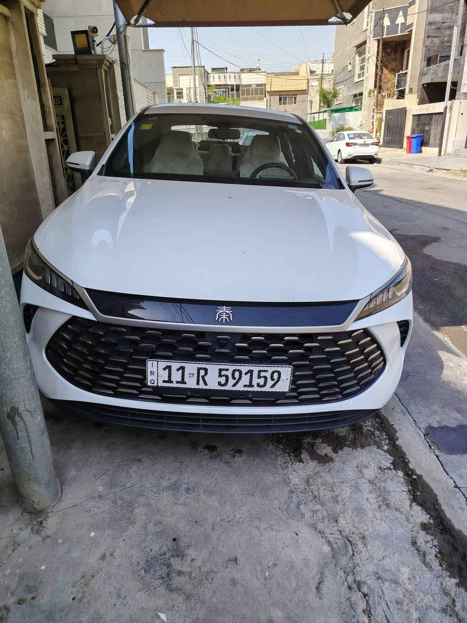 السلام عليكم بي واي دي كن بلاص زيرو زيرو زيرو موديل 25 داخل ابيض مرقم بغداد ومثبت لوحات مكفوله كفاله  عامه من جكة الابرة  المكان بغداد  حي جامعه ***********
