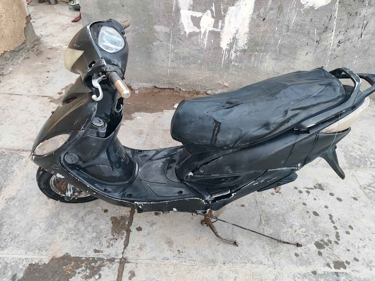 سلام عليكم كامكو جي فور للبيع بدون مكينه مثل مابصوره.. سعر 125 الف
مكاني قلعه سكر ***********
