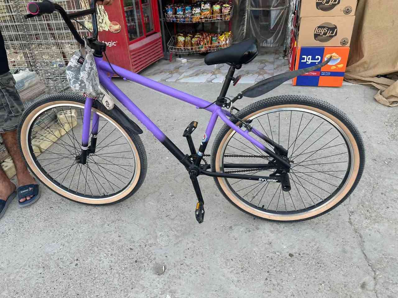 السلام عليكم 

بايسكل BMX حركات حجم 29 نضافه ١٠٠٪؜ البايسكل المنيوم بلكامل وزنه خفيف جداً
السعر ١٨٠ وبي مجال حك الجيه 
مكاني بغداد الثعالبه شارع شركه حمورابي 
للتواصل اتصل عَ رقم *********** ارد فقط واتساب
