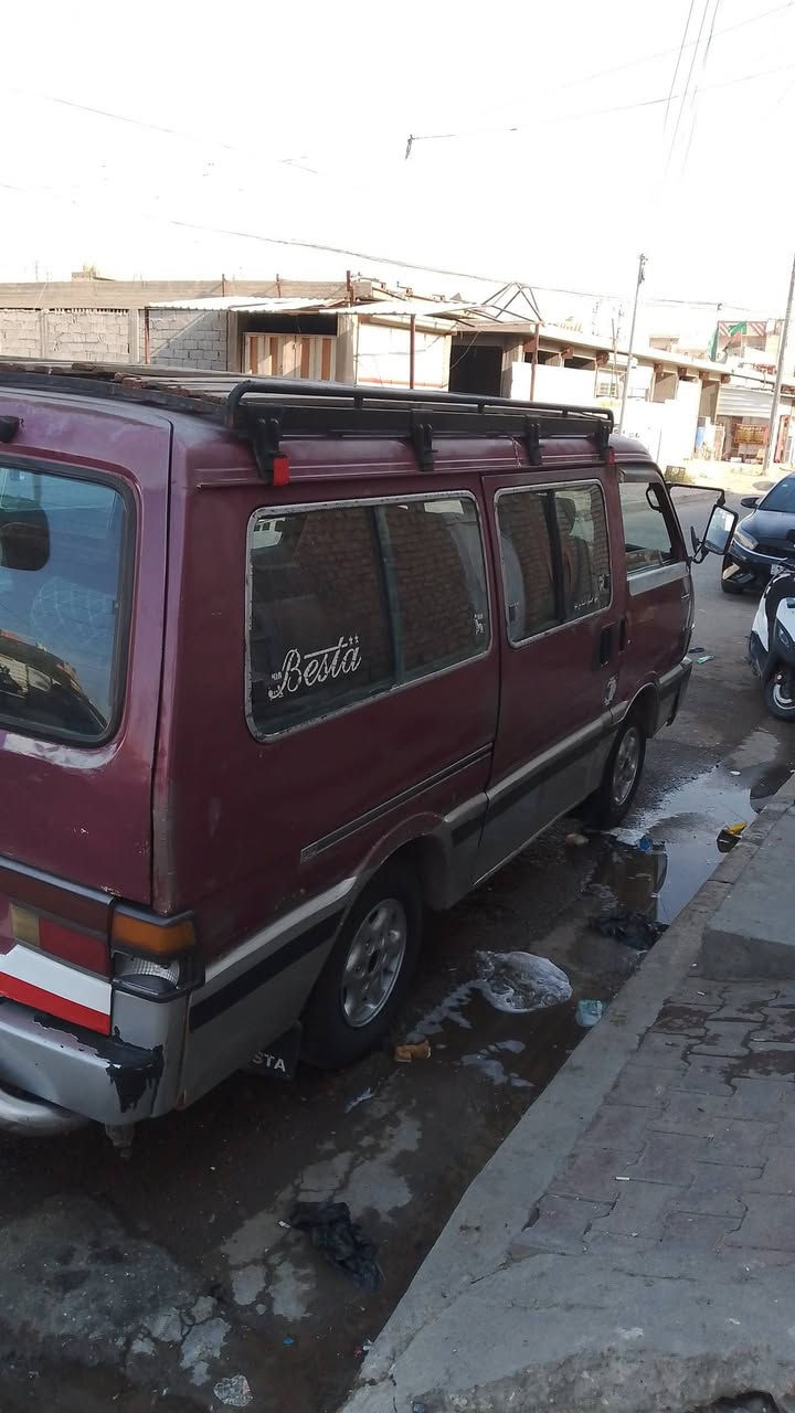 السلام عليكم كيه بسته للبيع موديل 94 مكينه وكير واكسل مكفولات شواصي مكفولات سياره بلاديه خير من الله مابيها اي نقص مصفره مرور سنويه لل30 العنوان بغداد الحسينيه/الرقم/***********
