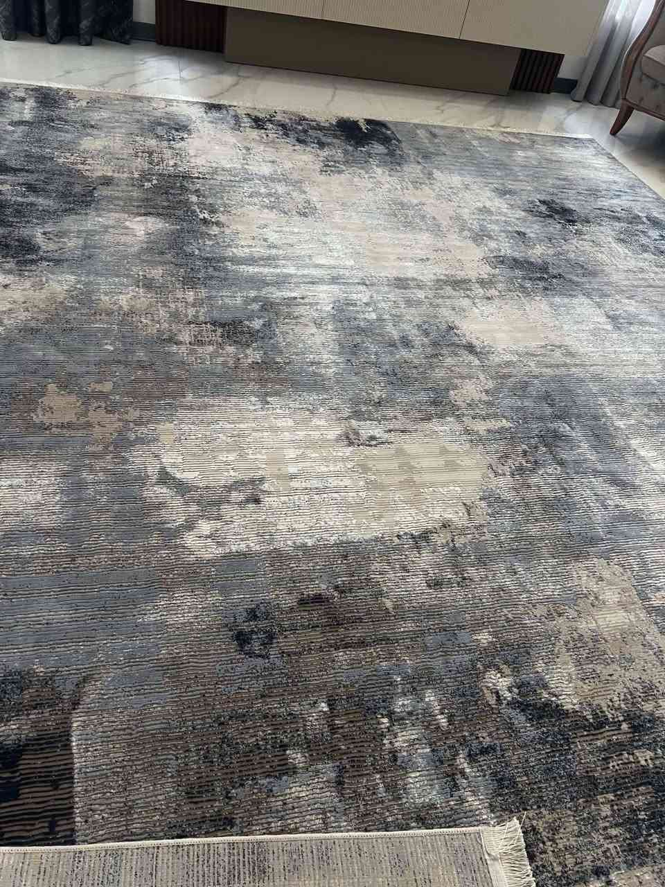 فەرشی ئێرانی ١٢٠٠شانە  ئەسلی مۆدێرن ،لۆک لۆک نەشوراوە   3بە4
سعری 280هەزارو کەمێک معامەلە   شوێن سلێمانی 
***********
