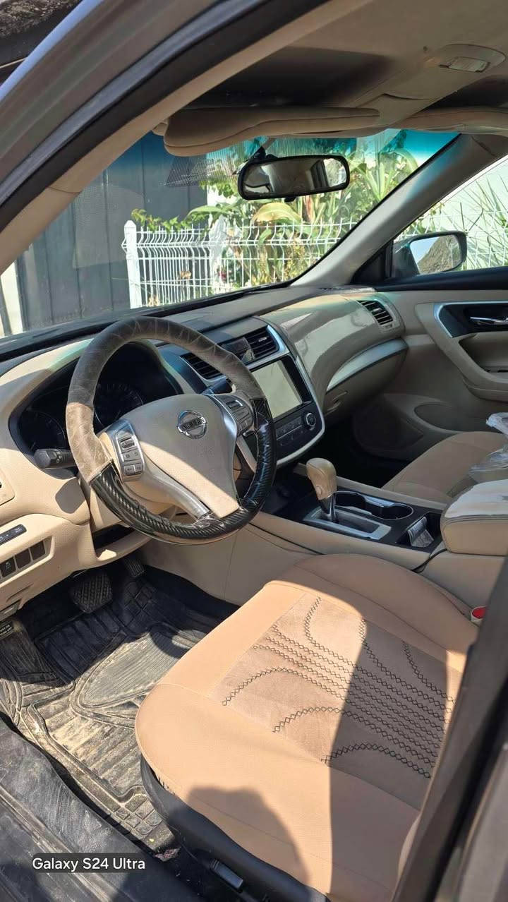 Nissan altima 2017S
نیسان ئەڵتیما 2017 كۆد كراو براوە
سەیارەکە زۆر جوان و پاکە گیر مەکینە کارەبای بەشەرت 
 رۆنی گیرمه‌كینه‌  تازه‌ گۆراوه‌  
ناو زورد  شاشه‌وئایپات
 كامل جایز كراو 
چوار تای لۆك 
مه‌كینه‌ی نه‌كراوه‌ته‌وه‌
 بی جالو  شوخت
 
شانسی بەتانە سەرە دەبل بە شەرت 
پێش و پشتی کەپسە سەیارەکە زۆر جوانە هەموو شتیک بەشەرت 
 سعری   خوار بازار ٥٤ گه‌لا
فایبەر وتس ئەپ   قه‌رزو قیستم نیه‌ گۆرینه‌وه‌ ناكه‌م *********** 
شوین قه‌زای دووكان السليمانية, العراق

نص مكتوب في الصور:
- Galaxy S24 Ultra