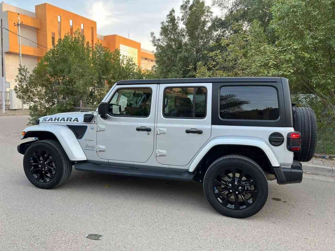 جيب رانكلر صحارى 4Xe
رقم بغداد
 موديل 2023 
هايبرد بلاك ان فول مواصفات شحن كهرباء 

‏Jeep Wrangler Plug in Hybrid 
العداد  ميل 39
المحرك : 4 سلندر 2.0 توربو 
3 انظمه بانزين وهايبرد وشحن خارجي 
حادثها بنيد تبديل فقط  
  
المواصفات :-
* ⁠بصمة تشغيل وابواب
*كشنات جلد
*   
* ⁠دفع رباعي 4x4
* البك لايت والسكن لايت LED .
* تحديد سرعة . 

‏* ⁠Car play
* شاشه كبيرة 
* كاميرا خلفية .
* ويل 20
*    
  مكان السيارة : بغداد الدوره
السعر 240
رقم  صاحب. ***********
