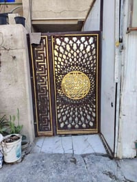 باب حديد • ٩٠/١٠٠ • نظيف