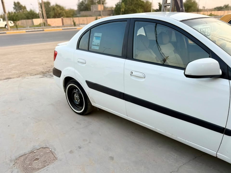 كيا ريو ٢٠٠٨
مكينه ١٦٠٠
بيها جاملغ صبغ فقط الباقي كفاله 
تبريد ثلج ❄️ 
رقم بغداد مميز 
للاستفسار الاتصال / ***********
مكانيّ ديوانية المركز
