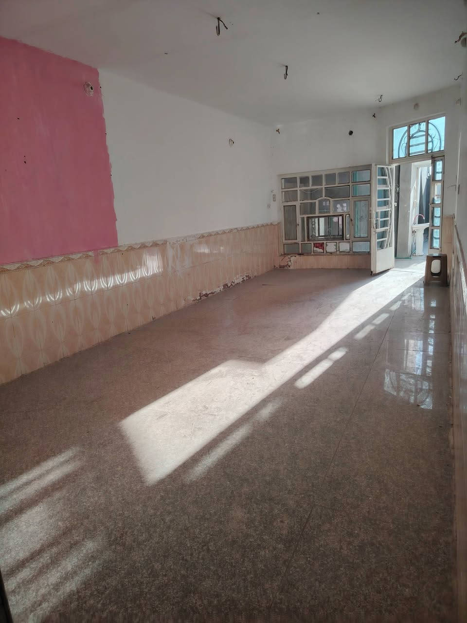 🏠 دار للإيجار في حي الحضارة

📍 الموقع: حي الحضارة – على الشارع العام مباشرة

📐 مساحة الدار: 300 م²

🔹 يتكون الدار من:
• غرفة نوم
• صالة
• مطبخ
• استقبال كبيرة جداً
• منور داخلي
• مجمع صحيات داخلية وخارجية
• كراج كبير جداً 🚗

📞 للاستفسار والتفاصيل: مراسلة خاص
***********
#دار_للايجار #حي_الحضارة #الديوانية #عقارات_الديوانية #مكتب_صناع_المال_للعقار
