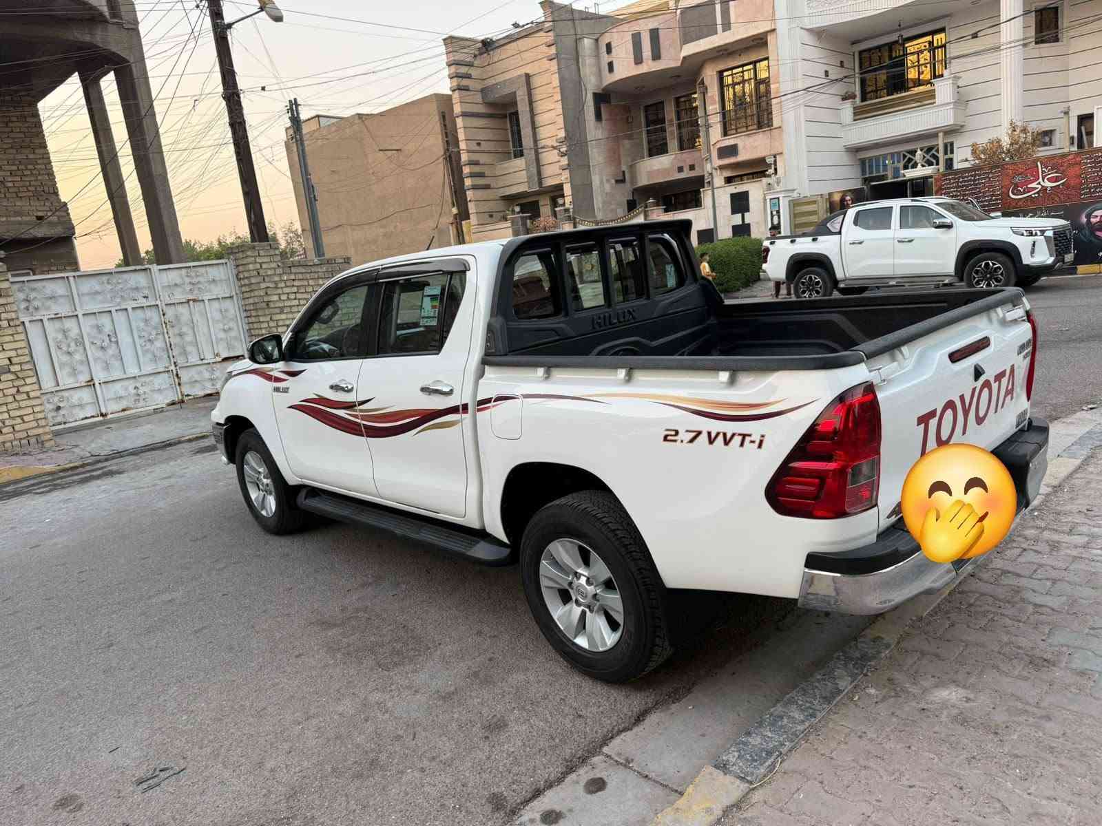 السلام عليكم 
للبيع تيوتا هايلوكس🛻 4 سلندر  بانزين 
موديل 2020 اصل فول مواصفات استيراد خاص فول مواصفات 
ساز فول مواصفات فور ويل 
ماشية 60 الف  حقيقي شرط جهاز سبير منازل سياره زيرو وشرط سونار كفاله عامه من ضربه وصبغ وتبديل وشخوط وبارد ورصعه 
رقم بغداد دولي بسمي تحويل ثاني يوم سنويه 2030 هزه جديده 
فول مواصفات للاخير ساز
كامره خلفيه اصليه
حساس امامي خلفي 
مري شفط 
قطعتين تبريد ❄️
٦ سماعات 🔊 
شاشة🖥️
باقي المواصفات معروفة
السعر 265
سعودي استيراد خاص
مكاني بغداد
لاستفسار 📞 ***********
