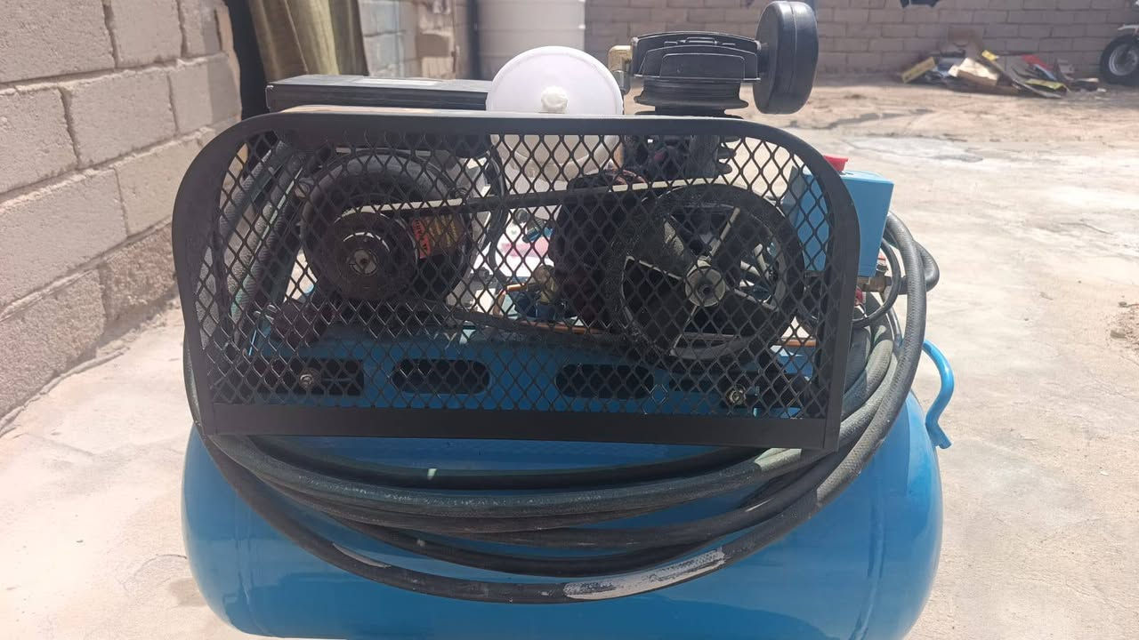السلام عليكم كمبريسر البيع جديد بعده ابو 50 التر سعر 175 ابيه مجال قليل مكان ناصريه الفضليه تصال ع رقم 
*********** مكلف بل نشر خاص ماكو
