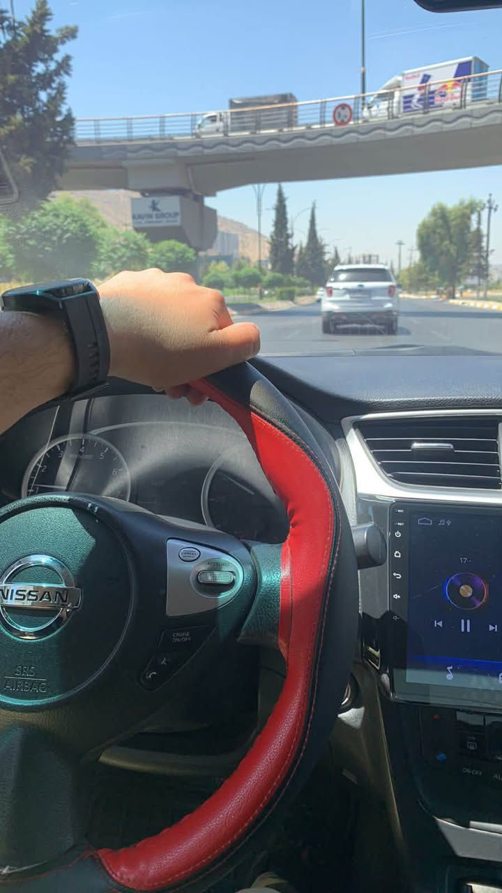 🔥 للبيع  
نيسان سنترا موديل 2019، امريكي 

سيارة لوك وجديدة وبحالة ممتازة تبارك الرحمن، وجاهزة للنقيل والتحويل مباشرة.
 الموديل: 2019
 الرقم جديد (شمالي 24 )
 السنوية: باسمي شرط التحويل 
اني مو بايع شاري سيارتي الشخصية 
ماشية 100 مايل 

 الضرر: دعم قطعتين (بونيد وجمالغ)، بدون دواخل بدون ايرباك وما بي أي شي.
 صورة السونار موجود 

الخدمة: مبدل دهن وكير الأصلي حديثاً، السيارة ما تحتاج مصرف 
.
 المكان: السیارة موجودة في دهوك

 السعر: 9,800$  وبي مجال (98 ورقة) وبيها مجال بسيط لشراية النصيب

📞 رقم الاتصال: [***********]
أو تواصل عالوتس اب
