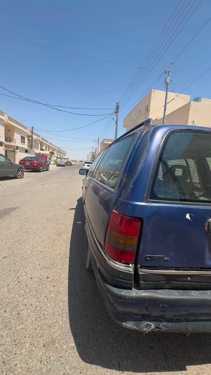 سيارة أوبل 1994 كما موضح في الصورة بحالة جيدة 
السعر 22ورقة وبيها مجال 
 
هاتف ‭***********‬
مكاني تكريت