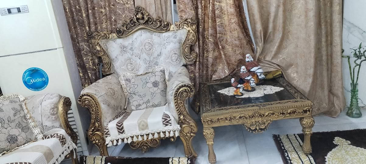 اكيد بعد الاذن من صاحب الكروب المحترم تخم ملكي زان السعر ٦٠٠ وبي مجال مع الطبلات والشراشف... للاستفسار اتصال على الرقم او مراسله واتساب ***********
