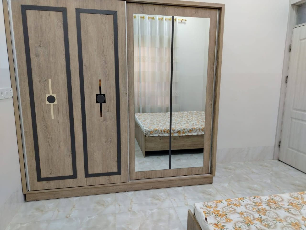 سلام عليكم.
عندي غرفه نوم للبيع اتصل على رقم ***********
