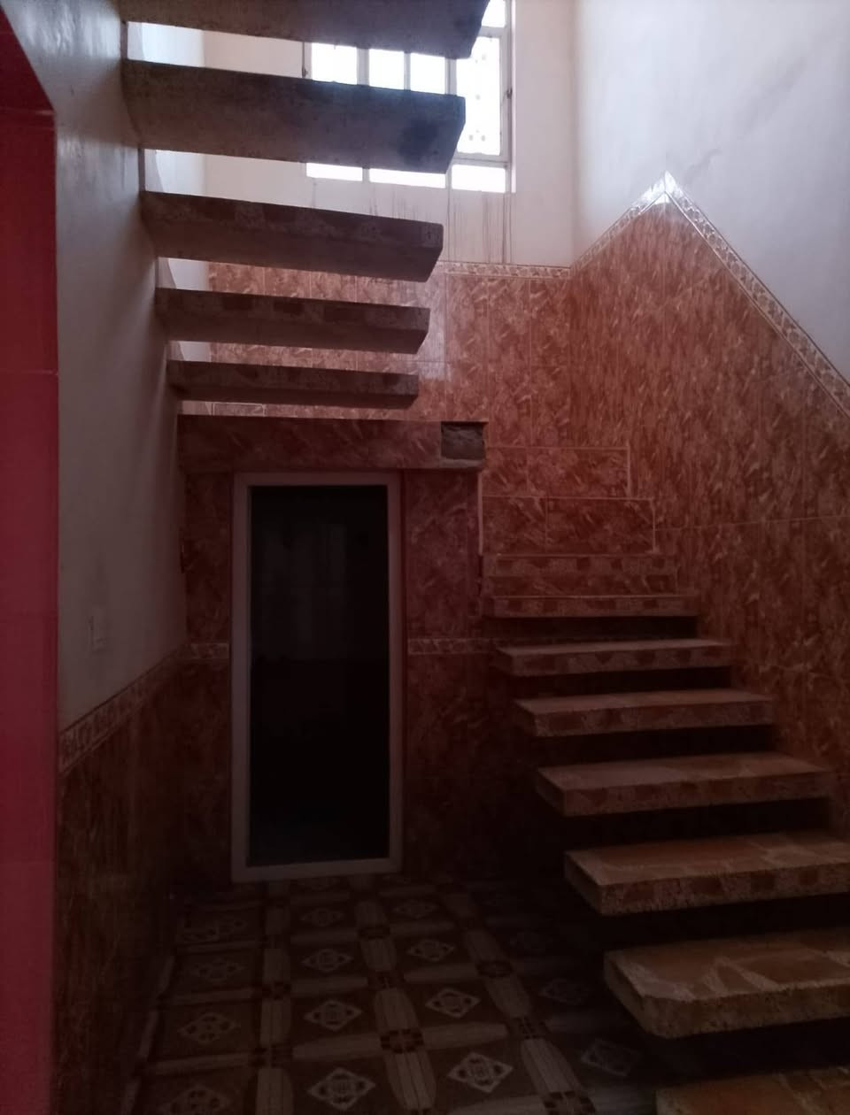 ل السلام عليكم متوفر بيت للبيع ٣٠٠ متر بسعر ٥٥ مليون  في الصقلاوية للاستفسار يرجى التواصل فقط على الرقم التالي متوفر واتساب وعالشريحة ***********

