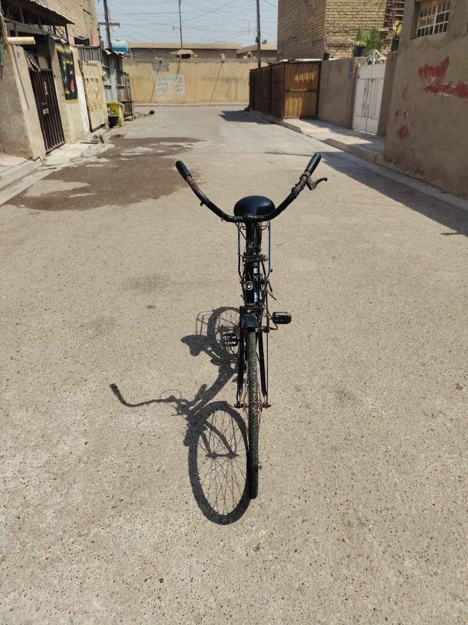 سلام عليكم عندي باسكل للبيع بناتي لون سود بلادي تايرات جدد كشن جديد فقط تاير خلفي بنجر باسكل لشه بلاديه قيم يرضى بي الله *********** اني بل خدمه
