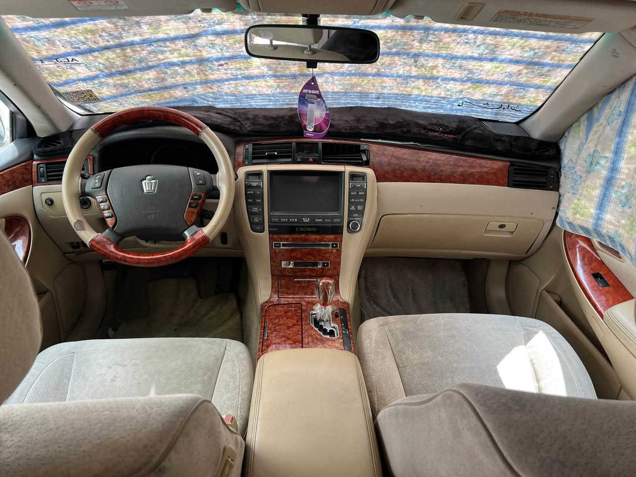 Toyota Crown 2005
شاهینە موس ما شاء الله
کۆد و بارکۆدی هەیە بەس پلێت وەر نەگیراوەتەوە بیکە بە ناوی خۆتەوە
 ٣ دوگمەی ١٨٢ تەبرید مەرکەزی ٣ پەردە  تەنها شانی موسەکانی بۆیاخ کراوە ماباقی ماشەڵای ئەوێت هیچی پێوە نیە 
٦٦$ مەعامەلەیە برایانە  لە سلمانیم
***********
