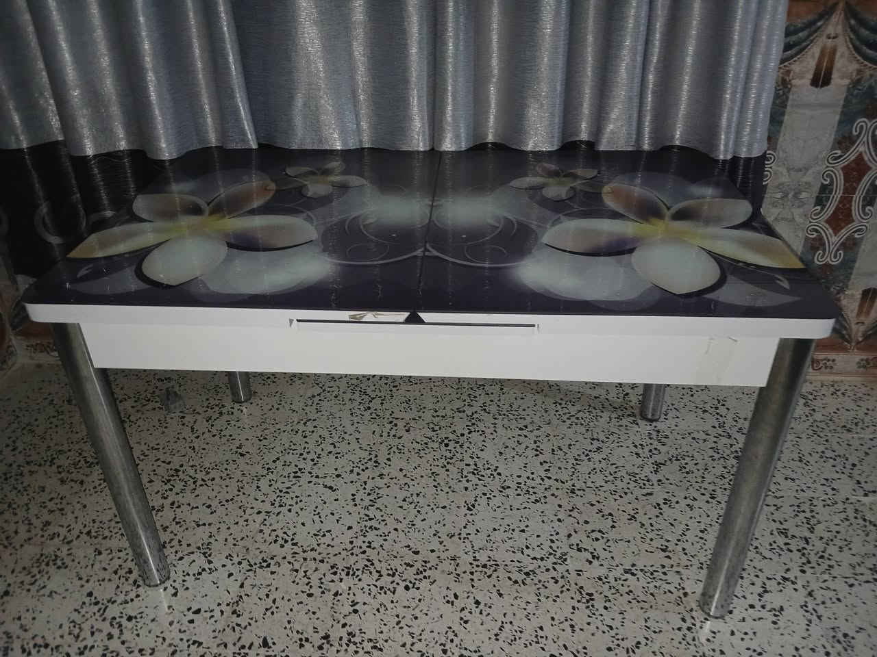 كنب • نظيفه • جديده