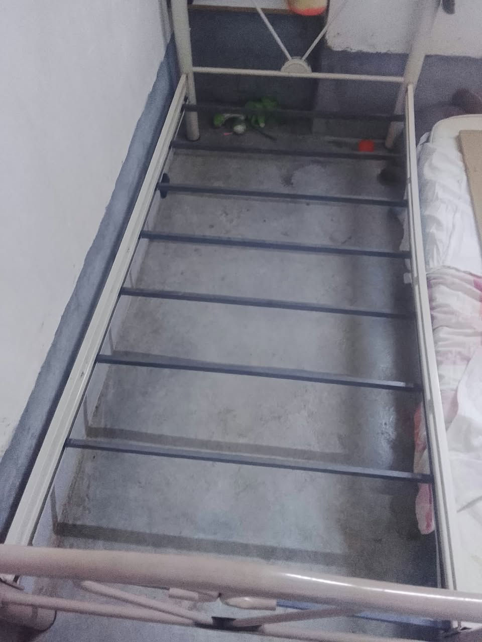 غرفة نوم ٥قطع • جرابي ٢ • صوبة غاز وكهرباء