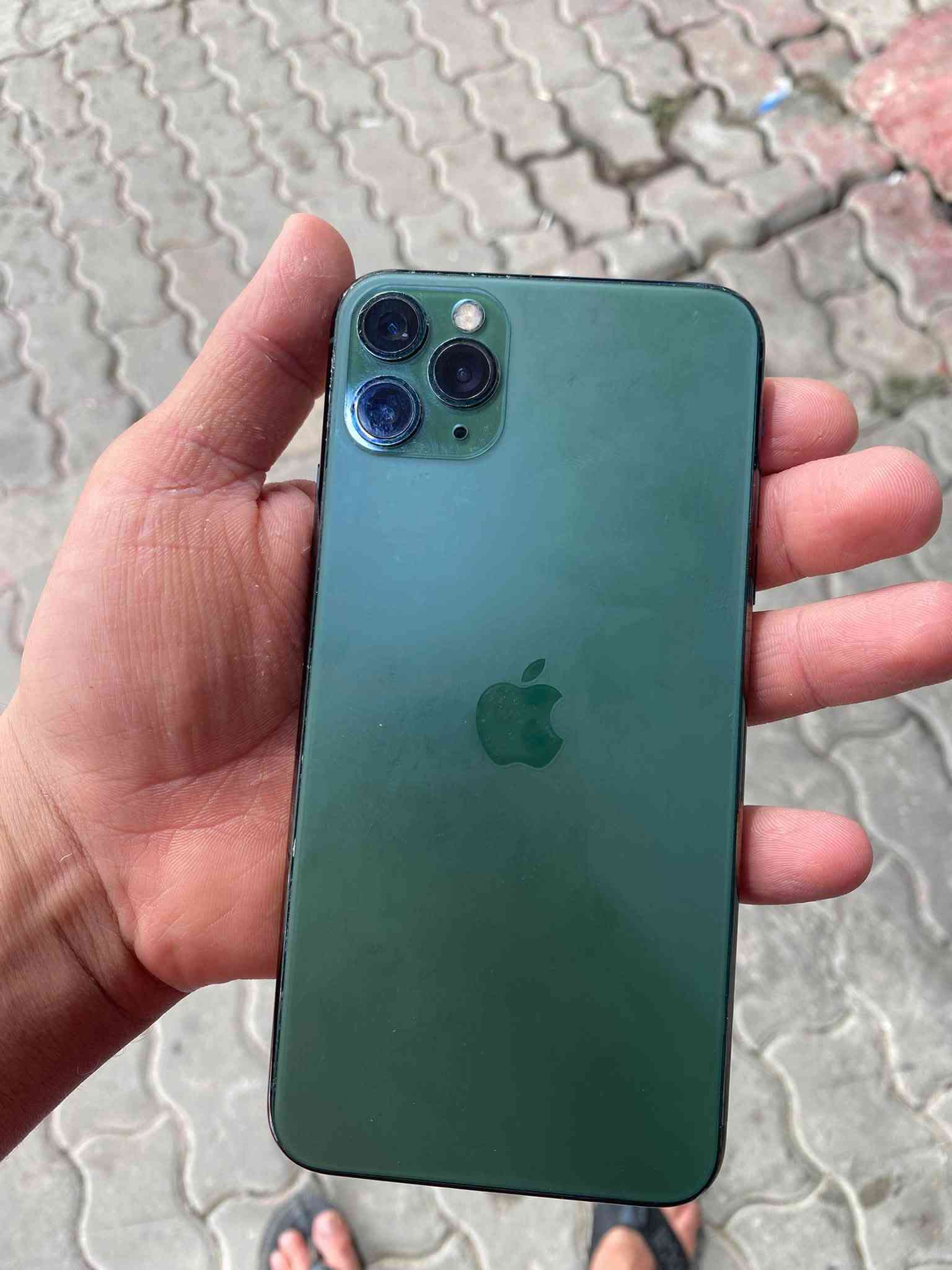 ايفون 11برو ماكس نضيف مابي اي شخط مكفول  مبدل شاشه وبطاريه 100 (دبل سيم)220 وبي مجال قليل للشرايه فقط ***********
