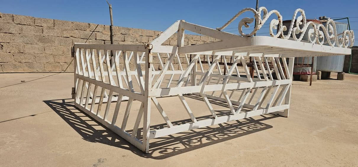 سلام عليكم للبيع محجل مال تيوته الصغير موديل 82 
الكبير موديل 2001 للاستفسار رقمي ***********
