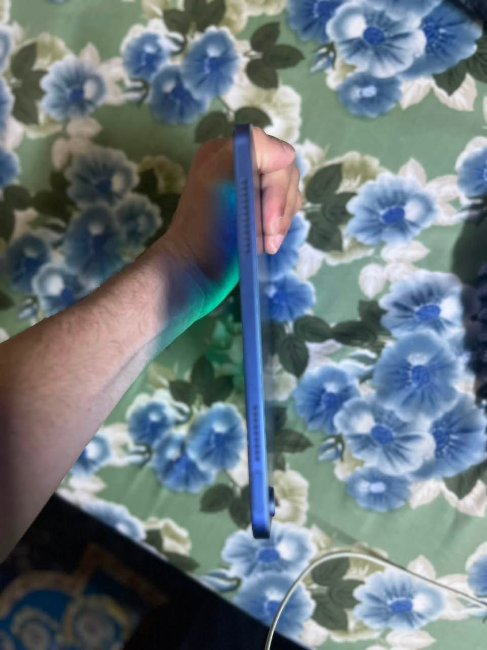 ايباد 11(a16) 💙
بطارية 🔋 97 

ذاكرته 128 

بعده بضمانه 

مكفول من كلشي بس بي ضربه خفيفه بالشاصي كلش خفيفه ما مأثره والبصمه مفطوره وهم ما مأثره 

سعره 425 

***********
