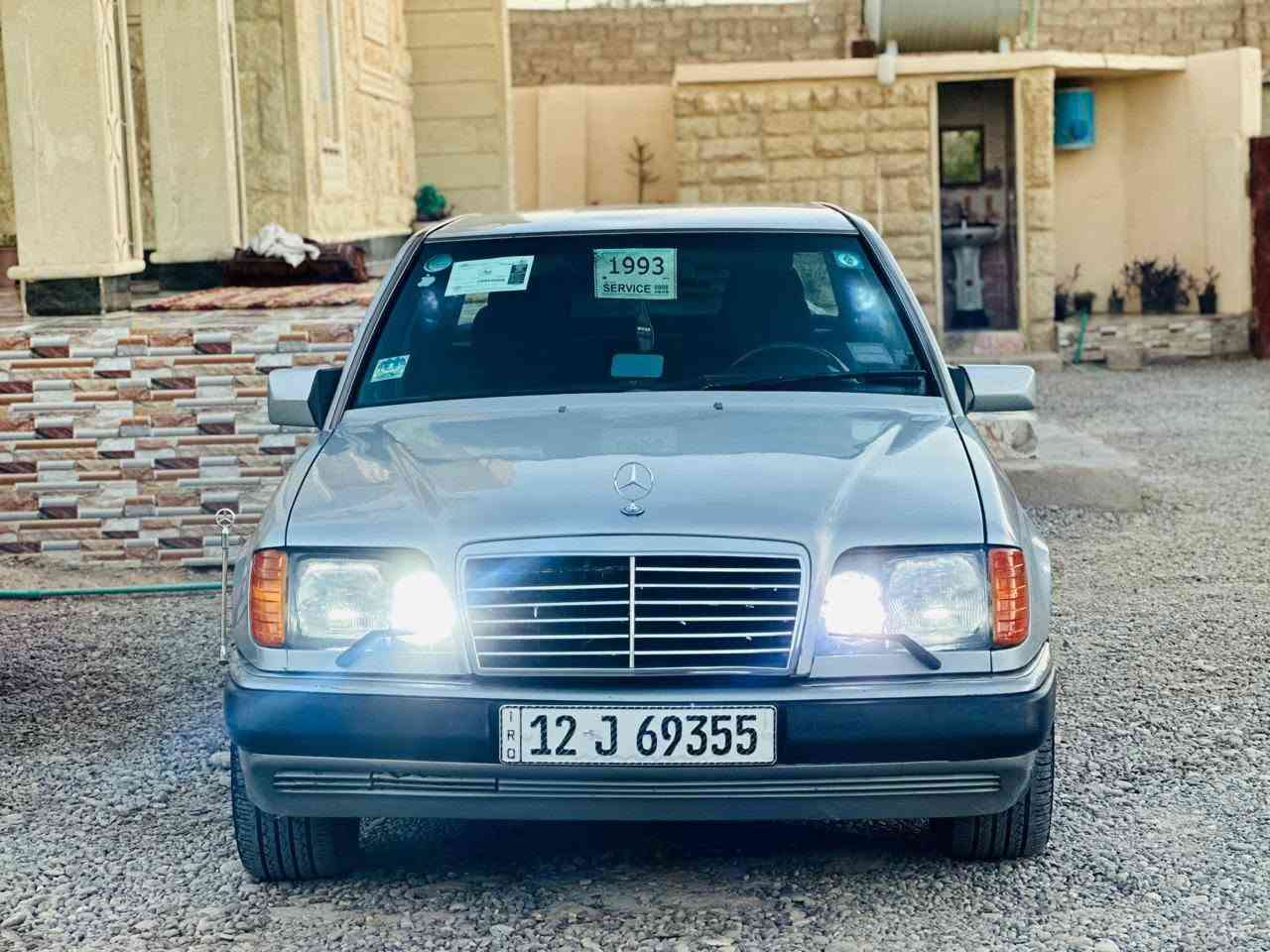 السلام عليكم
للبيع مرسيدس دب 300 
موديل:1987
محرك 2500
رقم نينوى دولي 
سنوية جديده _هزه جديده
4 جامات كهرباء 
تبريد ثلج 
بصمة+تشغيل عن بعد 
تخم تاير جديد 
صدر جديد 

سياره جاهزه محرك گير كهربائيات كله شرط 

السعر:55
العنوان: صلاح الدين_ الشرقاط 

***********

