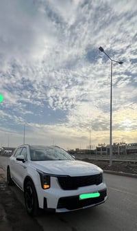 سورنتو 2024 خليجيه (ضمان الدوليه)  ماشيه 10,000 كيلو متر (اخت الزيرو) ...