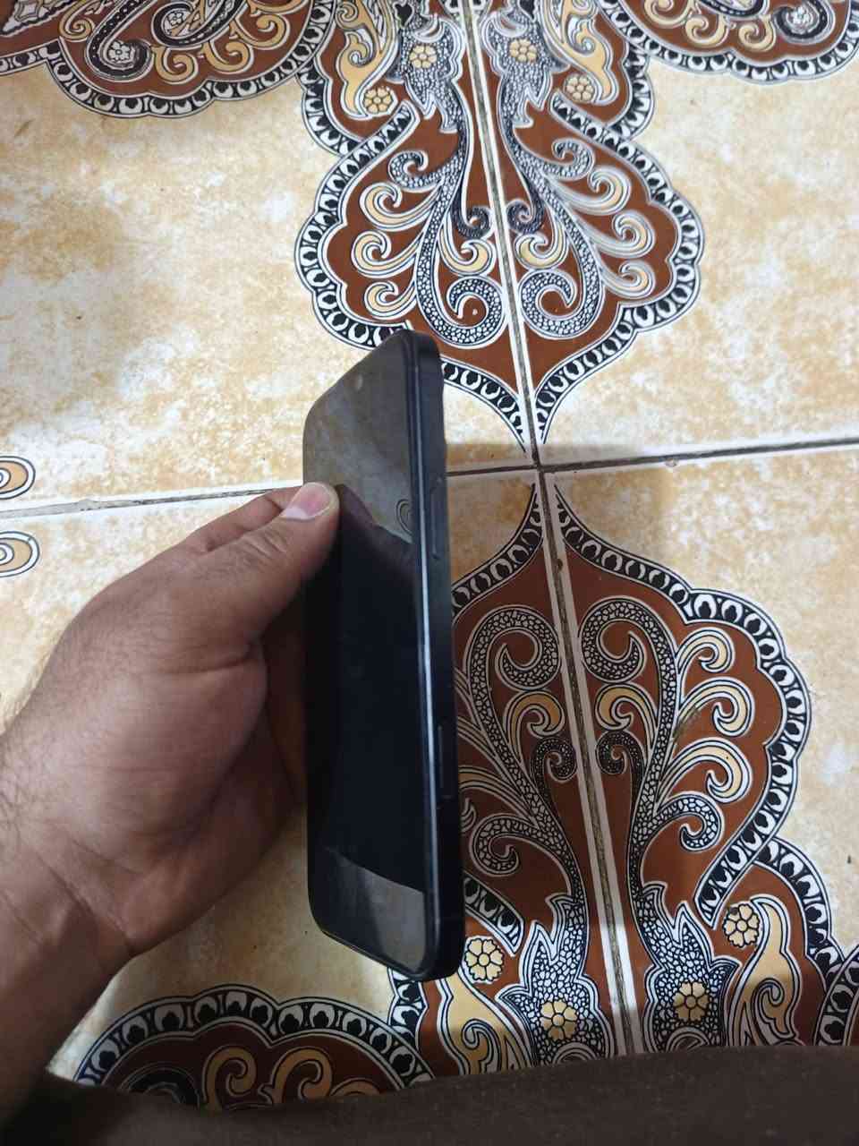 السلام عليكم ايفون 16 برو ماكس 256 بطاريه 88 ما مفتوح نضيف ماستر السعر مليون و150 وبي مجال المكان بغداد الشعب ***********
