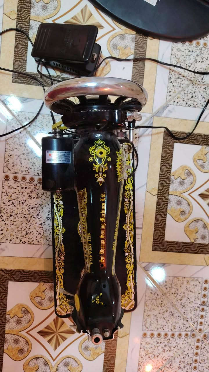 سلام عليكم مكينه خياطه للبيع 

نضافه خير من الله شاهد بس مره وحده مخيطين بيها يعني ابيعللك اخو الجديد بس فقط طالعه من الكرتونه 

سعرهه 60 وبيها مجال للاستفسار ***********

مكاني ديالى بعقوبه جسر خرنابات تجي تاخذ ع فحص
