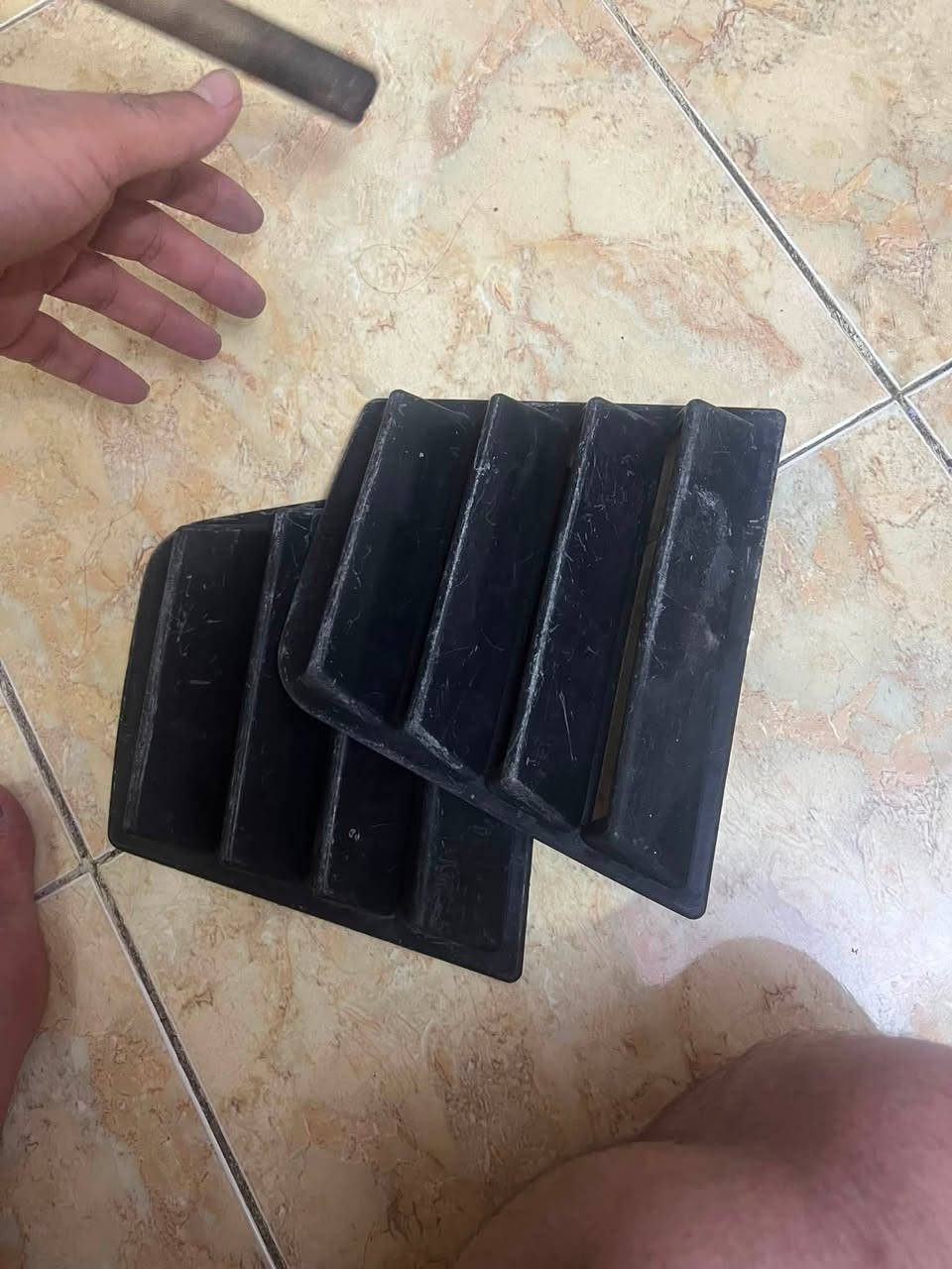 ستيرن شكل 15سعر 10الف
تحكم تبريد ١٥الف
قاعده كير جارجر اوباما كير طياره 15 الف 
بسي ام جارجر او باما مال سياره فول شكل 14 سعر ١٥. الف
كرت تبريد 5الف
يوبي اي اوكس جارجر اوباما 10 الف
دسكات امامي جارجر 10الف تفصيخ 
كفر دسك 10الف 6قطع 
رباطات خلفيه جارجر اوباما تفصيغ انظاف 50الف 
لويات امامي ممصوص حلق تهبيط ١٥الف 
طبلات اعلا 10الف 
منضومه بريد امامي وفلنجات مثقبه هم ودسكات
براد دهم جارجر اوباما محور 20الف 
هورنات يوكن 15

تحكم تبريد خلفي جارجر اوباما 

مضخم صوت جارجر اوباما حجم جبير مال فول موصفات 

يده تحكم لايت شكل 14
مكاني بغداد الشعب ***********
