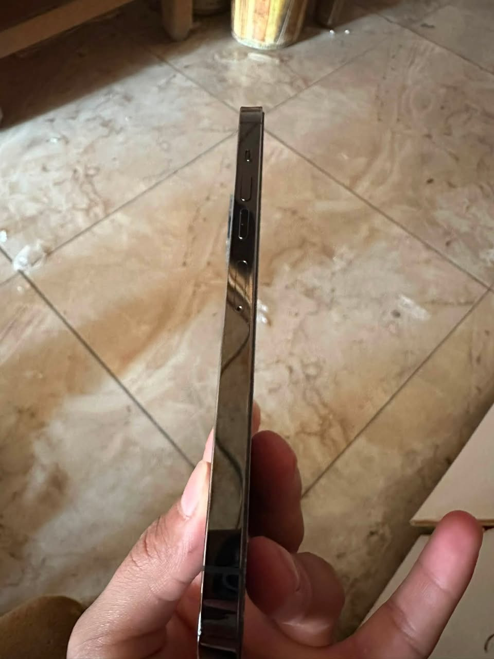 سلام عليكم
آيفون 13 برو ماكس للبيع 
ذاكره ٢٥٦
     بطاريه ٧٩ بلاديه 
           الجهاز أمريكي 🇺🇸 
كارتونه مالته وياه 

شريحه وحده 

الجهاز مرتب كلش  مال جناي 

السعر خاص. الشري فقط 

الاستفسار الانتصال على هذا الرقم 

***********
