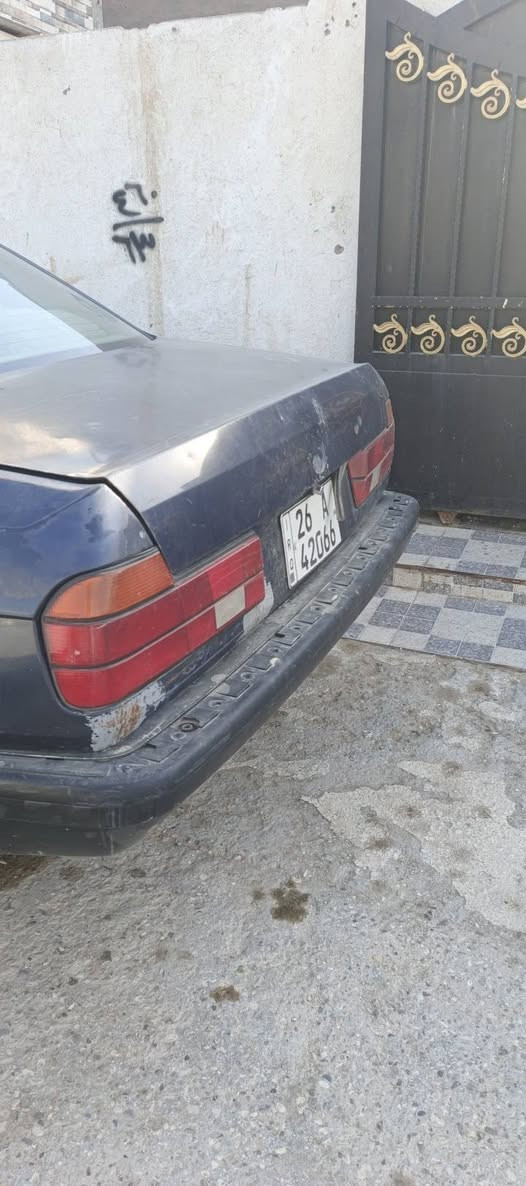 بي إم ٧٣٥ رقم صلاح الدين باسمي نكليزي موديل ١٩٩٢ مكينه مفتوحةالسعر ٣٥ وبيها مجال العنوان الديوانية قرب جسر النجف
موبايل ***********
