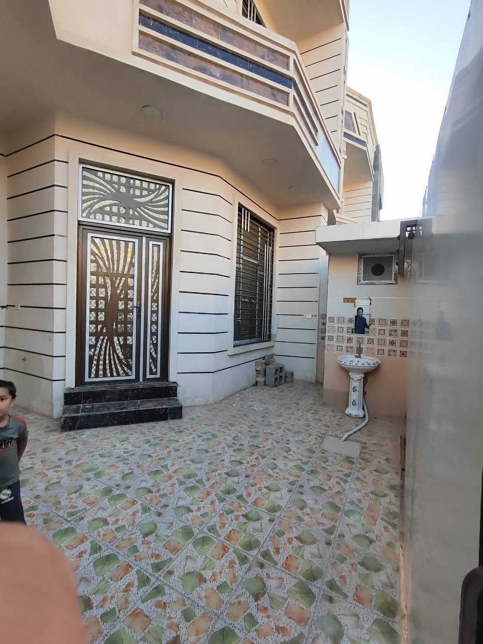 بيع مستعجل بيت للبيع فلوجه سكنيه حي المهندسين مساحه 153 متر السعر 95 مليون***********
***********
@إشارة
