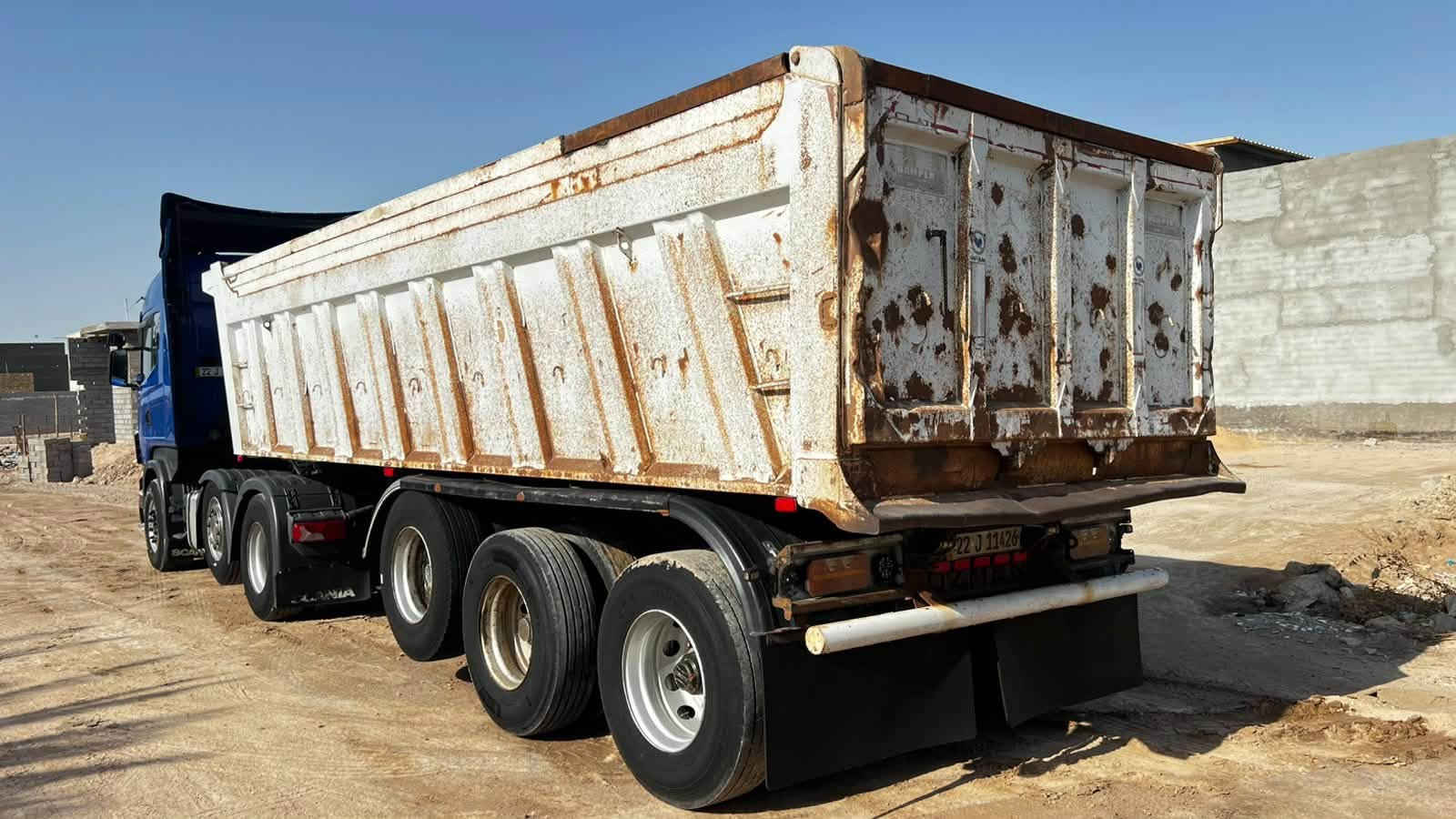السلام عليكم سكانيا 2008 رقم سليمانيه مربوطه بلسنويه  فلات مكينه 420 انجكتر خطين كير اوتوماتيك كلج 1000 سياره جاهزه راس وعربانه وزنها 17 طن ذرعه 28 مع التعلاوه جاهزه للعمل راس وعربانه الشراي يتصل ويدلل سعرها 350 وبيها مجال للشراي العنوان البصره الدير***********

