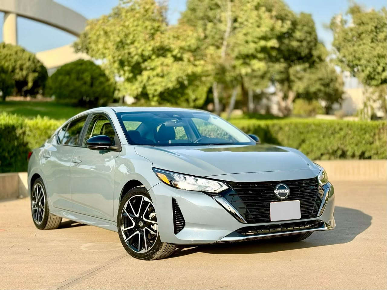 🚘 للبيع | نيسان سنترا SR+ 2025

Nissan Sentra SR+ 2025
📍 الموقع: أربيل
🔹 اللون: سمنتي
🔹 الممشى: 1,500 ميل فقط — شبه زيرو
🔹 المحرك: 2.0 لتر / 2000 CC
🔹 فول مواصفات SR+

⭐ المواصفات:

✔️ أضواء زينون
✔️ فتحة سقف
✔️ 5 كاميرات
✔️ كراسي جلد 
✔️ بصمة أبواب + تشغيل بصمة
✔️ تشغيل عن بُعد
✔️ شاشة كبيرة مع Apple CarPlay
✔️ كاميرات + حساسات + رادارات
✔️ أوضاع قيادة ECO / NORMAL / SPORT
✔️ كرسي كهربائي
✔️ والعديد من الإضافات الأخرى

🔧 حالة السيارة:

✅ بدون صبغ وبدون أيرباك
✅ حافة جاملوغ والبنيد تم تعديلها PDR
✅ توجد رصعة خفيفة بالسقف أثناء الشحن، موضحة بالصور
✅ بدون أيرباك — جميع الأيرباكات أصلية ولم تفتح

🔑 رقم الشاصي:
3N1AB8DV5SY326472

💰 السعر:

15,800$
💬 قابل للتفاوض بعد المعاينة

🔢 الترقيم:

السيارة بدون رقم
يمكن ترقيمها في أربيل / دهوك / السليمانية
💵 كلفة الرقم 1,100$ على المشتري

📍 الموقع: أربيل

📞 ***********
واتساب / اتصال / فايبر أربيل, العراق
